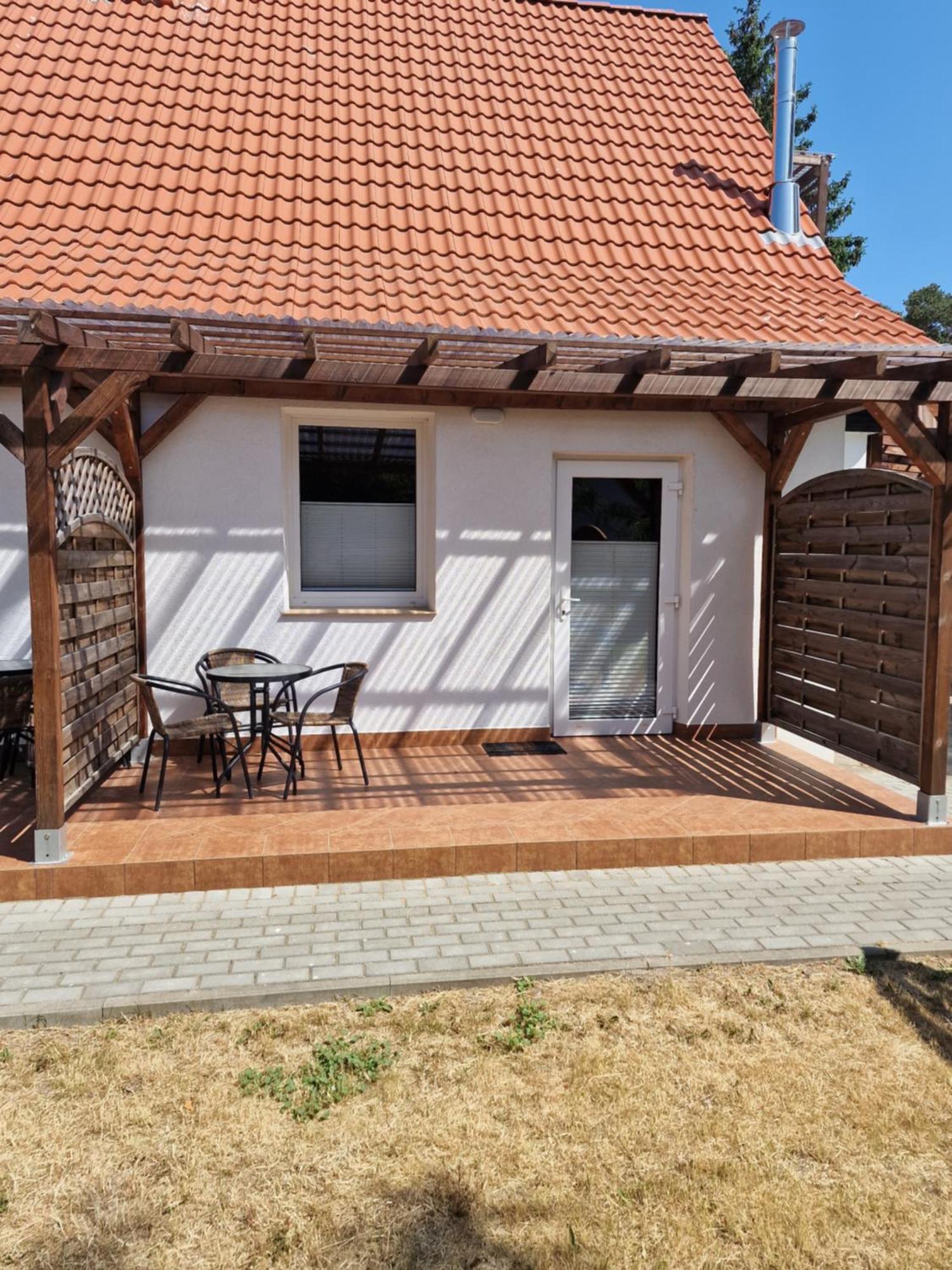 Dom Przy Plazy Apartman Dźwirzyno Kültér fotó